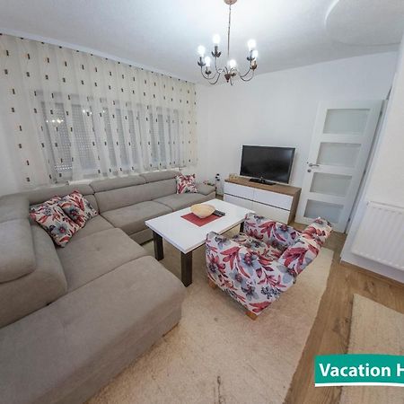 Vacation Home Alan Kulen Vakuf Bagian luar foto