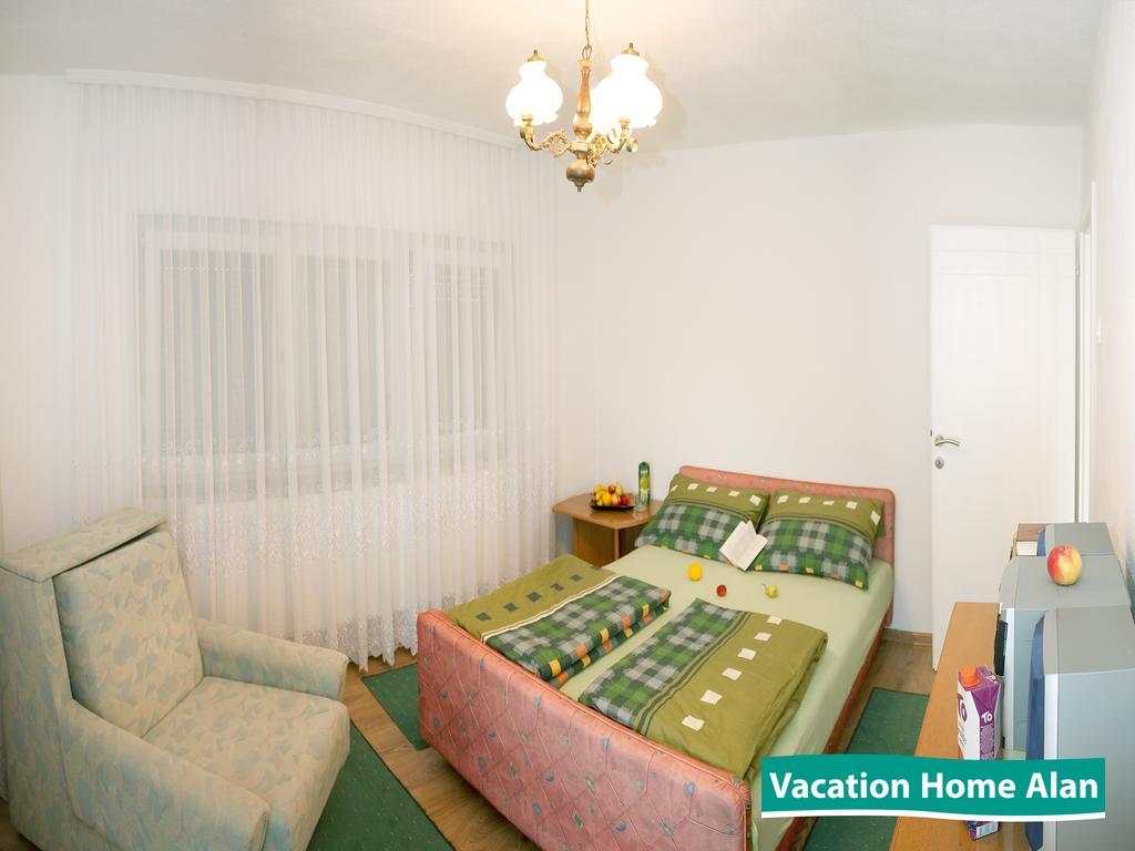 Vacation Home Alan Kulen Vakuf Bagian luar foto